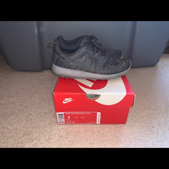 Nike Jacquard Roshe run athletic sneaker running shoe - Picture 4 of 6